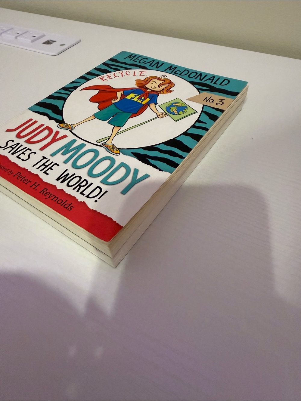 Megan McDonald Judy Moody Saves the World! – Kids Book (Blue, Red)